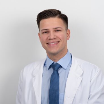 VšĮ Skuodo pirminės sveikatos priežiūros centro Ylakių ir Barstyčių ambulatorijose gyventojus konsultuos šeimos medicinos gydytojas rezidentas Modestas Šaulys