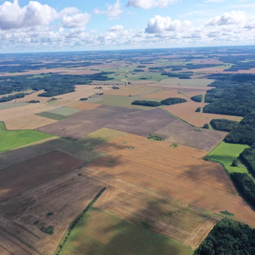 Featured image for article: Skuodo rajone pristatytas hibridinis atsinaujinančios energijos projektas „SKUODAS RENEW“