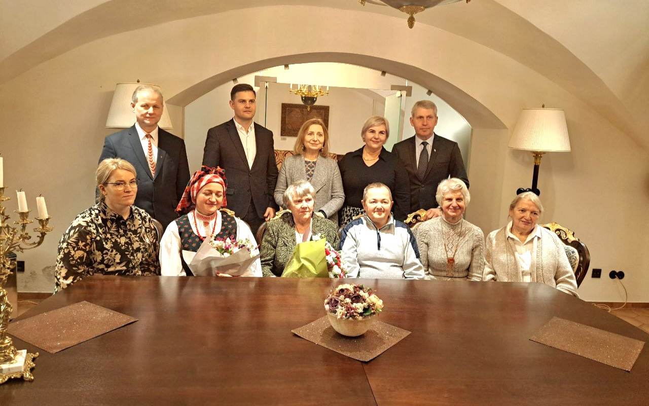 Etninės kultūros puoselėtojai Virginijai Žitkuvienei skirtas garbingas apdovanojimas