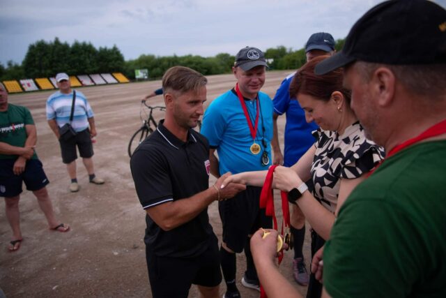 Apdovanojimų įteikimas.