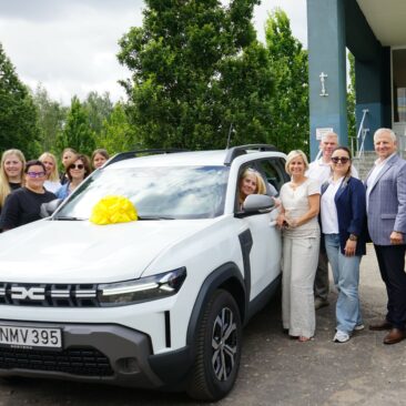 Skuodo socialinių paslaugų šeimai centrui – naujas automobilis
