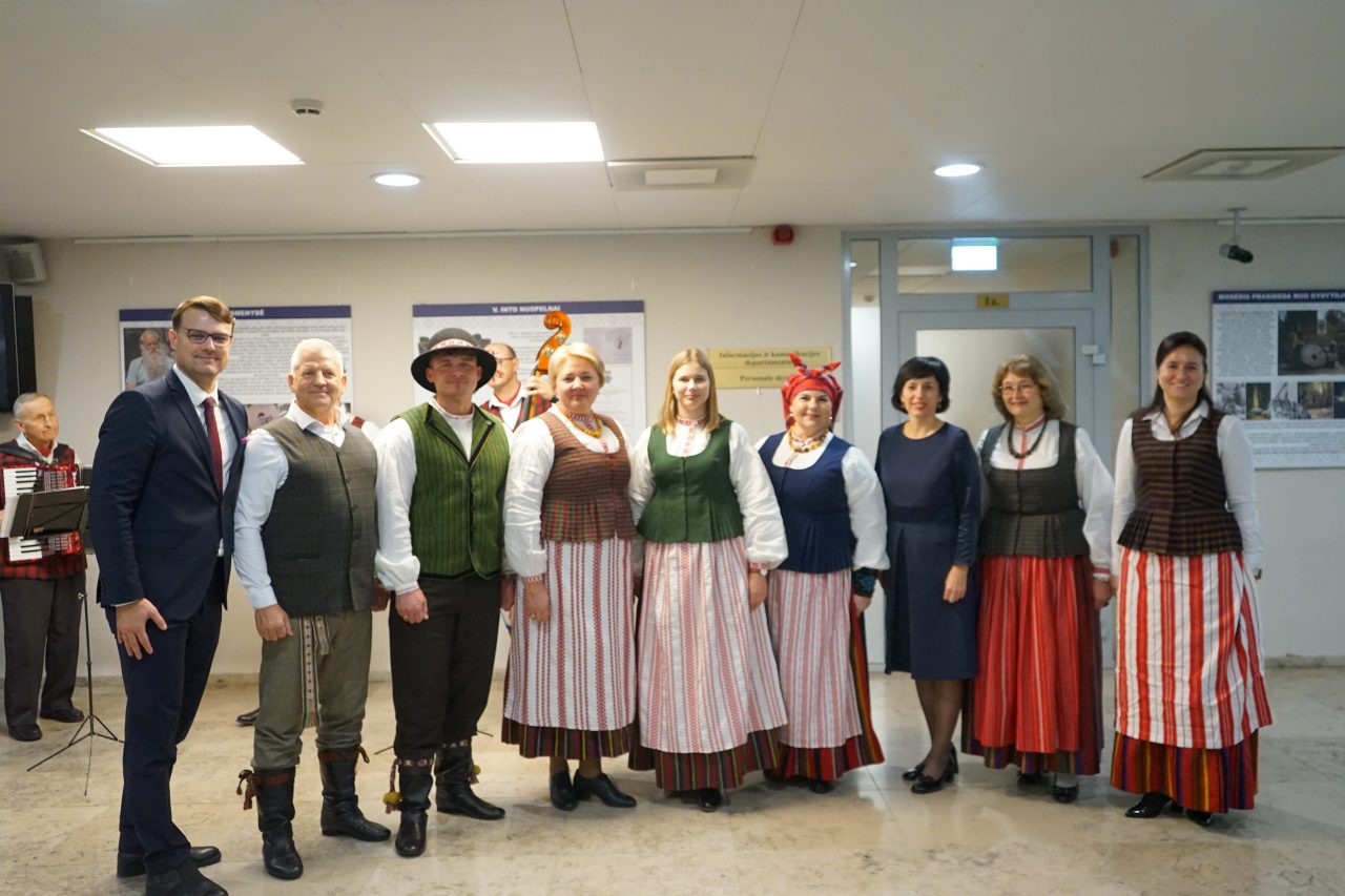 LR Seime Žemaičių kultūros dienos ir fotografijų paroda V. Intui