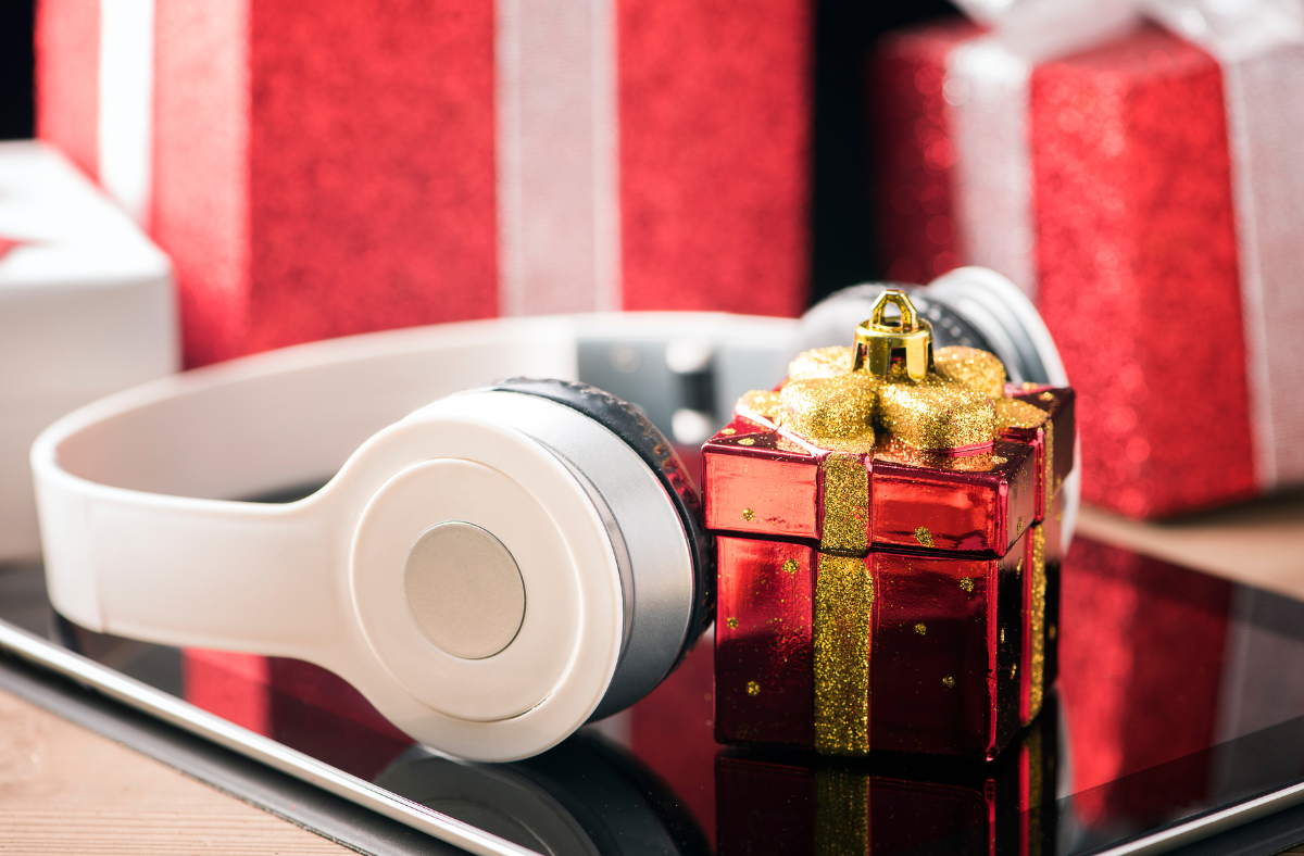 Nauja elektronika ir buitinė technika – tarp populiariausių kalėdinių dovanų, bet nepamirškime tinkamai atsisveikinti su senaisiais prietaisais