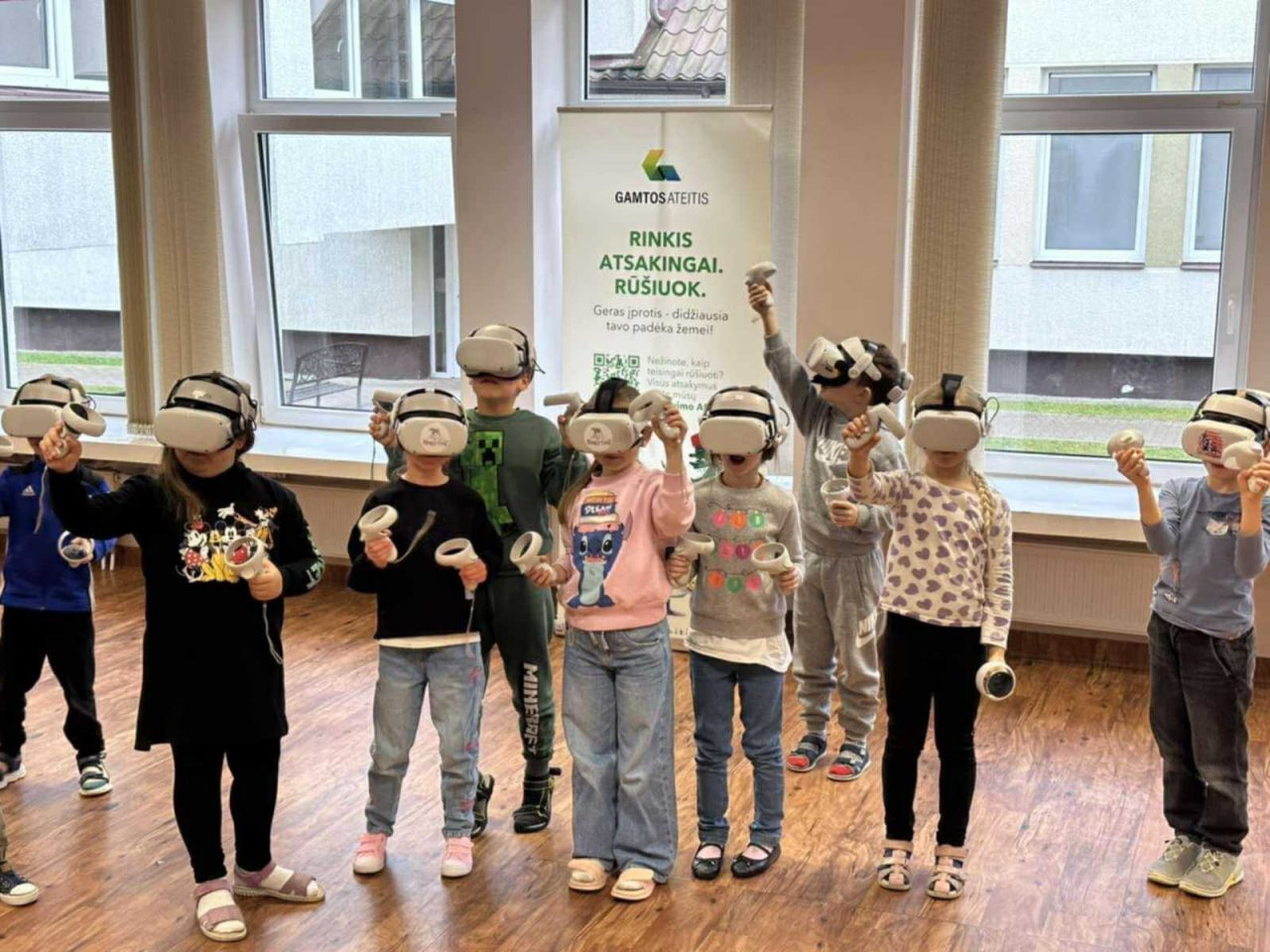 „N2“ fizikas: net smarvė ar sprogimas gali sudominti vaikus … mokslu