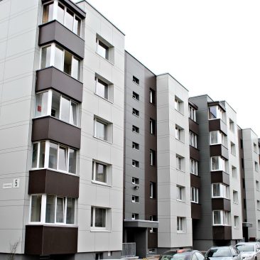 DĖL NAUJO DAUGIABUČIO NAMO STATYBOS SKUODO MIESTE